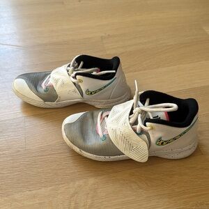 Nike high top basketball shoes for kids, Size 2Y (euro 33.5)